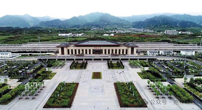 这个县城创造罚款收入下降“奇迹”开元ky棋牌政府大楼旁可以摆摊
